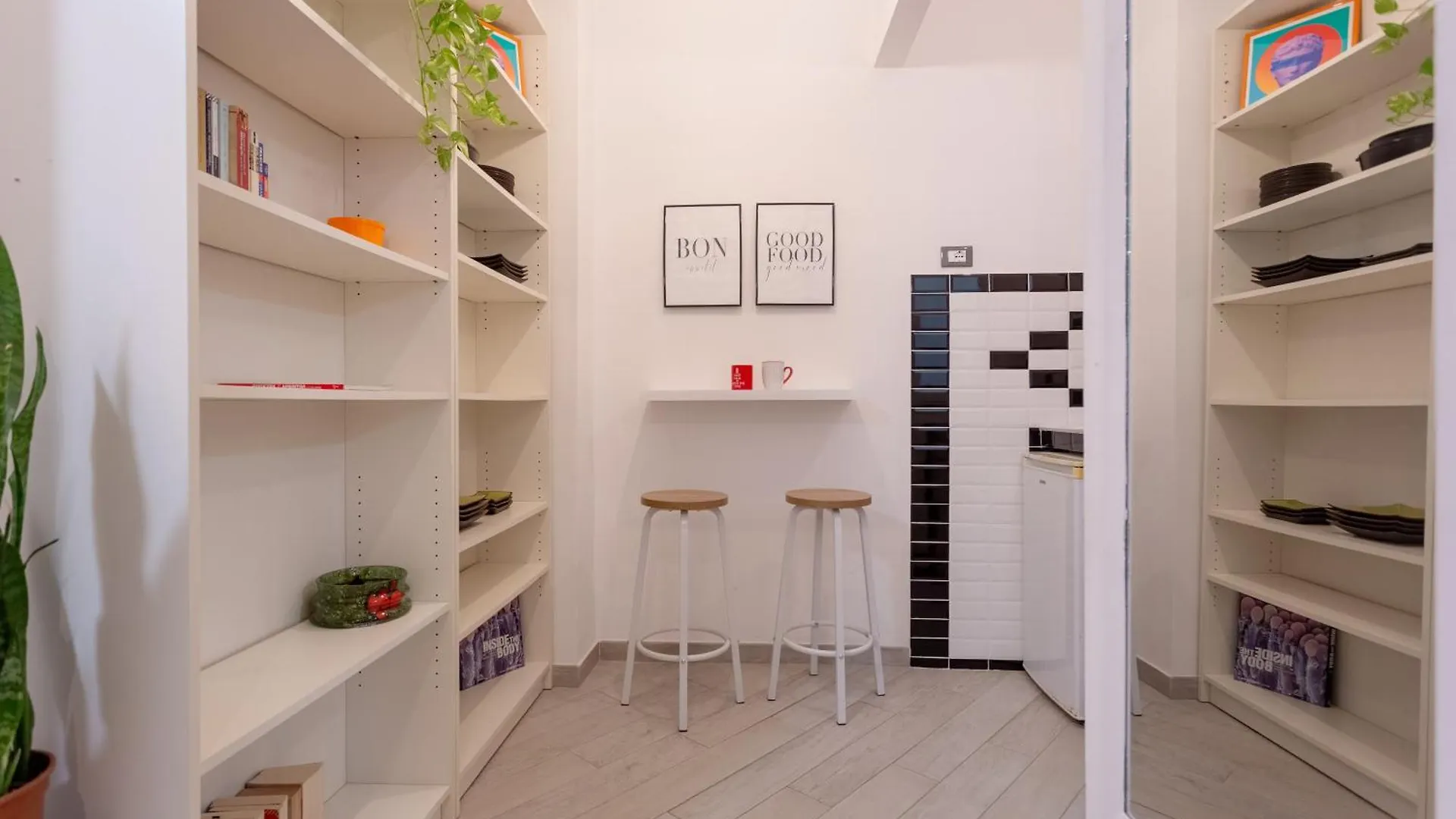 Stanza Comoda E Silenziosa Con Bagno Privato E Area Lavoro E Relax Rome Homestay
