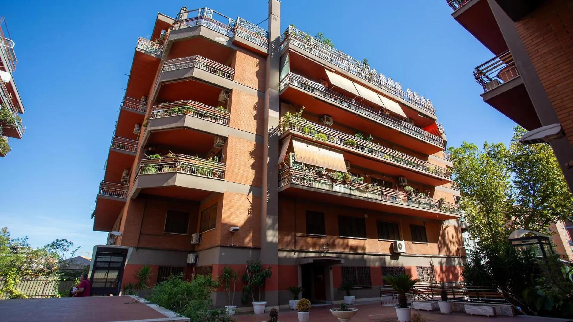 Stanza Comoda E Silenziosa Con Bagno Privato E Area Lavoro E Relax Rome 0*,  Italy