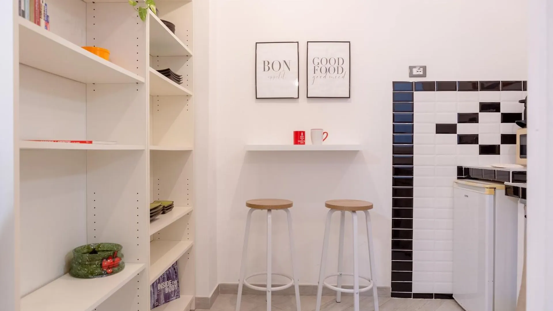 Stanza Comoda E Silenziosa Con Bagno Privato E Area Lavoro E Relax Rome Homestay