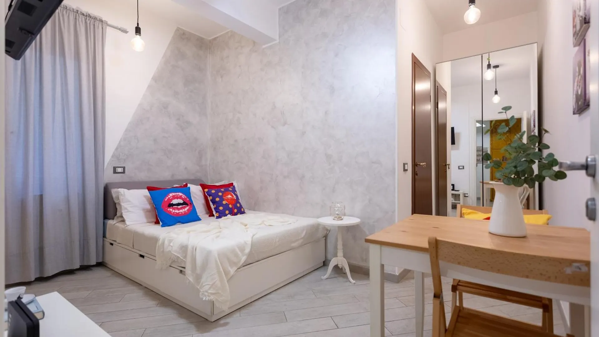 Stanza Comoda E Silenziosa Con Bagno Privato E Area Lavoro E Relax Rome
